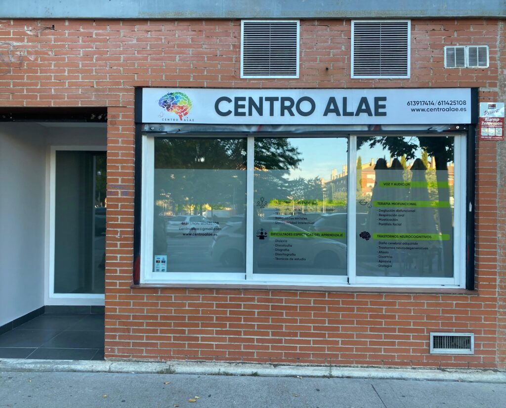 Exterior del Centro Alae en Leganés, especializado en logopedia y psicopedagogía